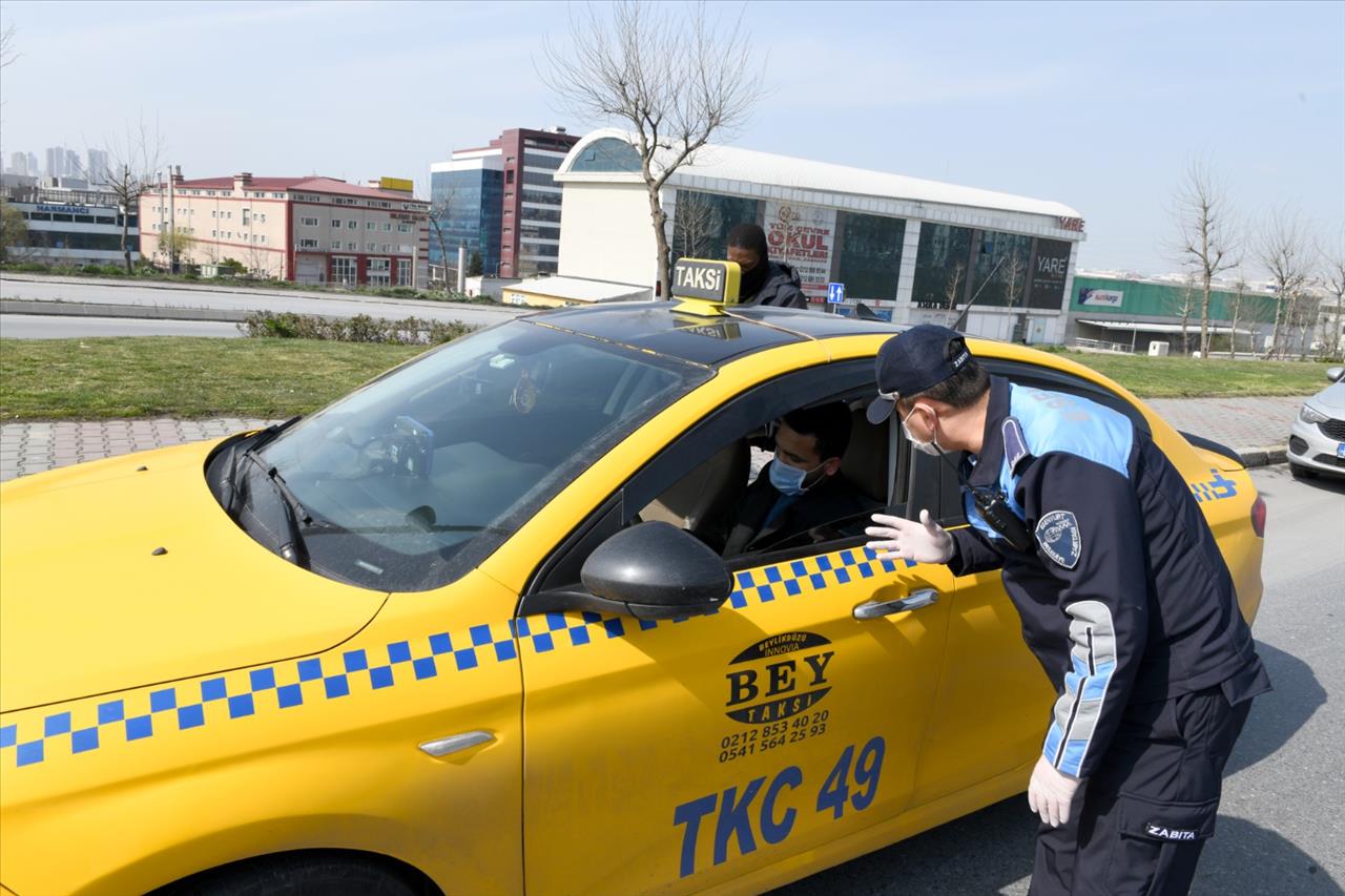 Esenyurt Zabıtasından Ticari Taksilere Tek-Çift Plaka Denetimi