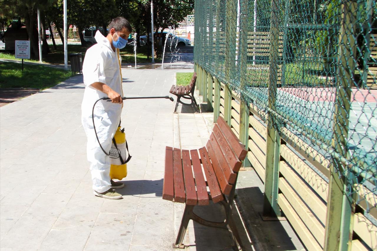 Esenyurt Belediyesi Dezenfeksiyon Çalışmalarını Artırdı