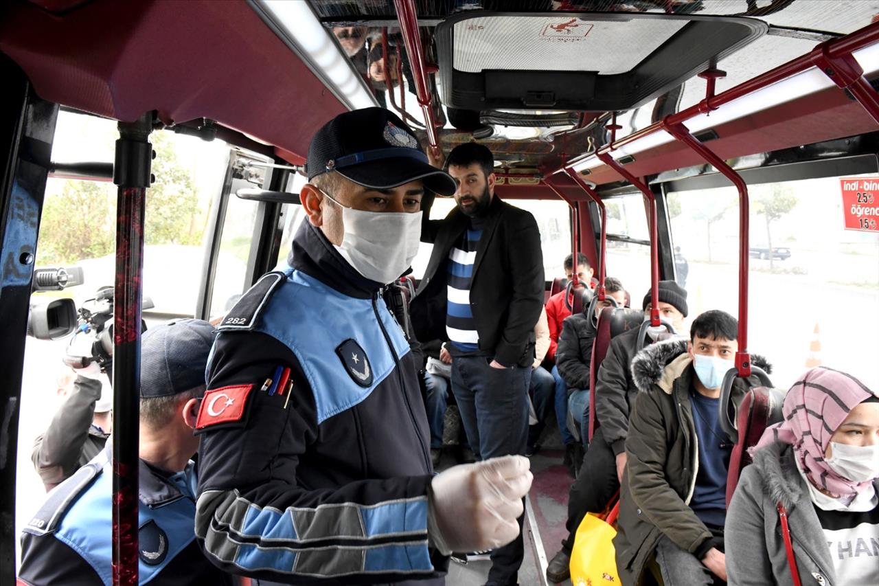 Esenyurt Belediyesi'nden Minibüslerde ‘Seyrek Oturma’ Denetimi