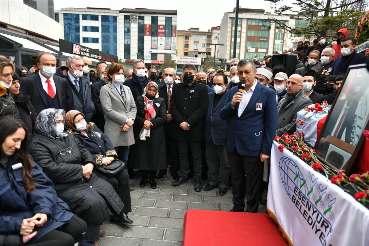 Esenyurtlular Kahraman’ı Son Yolculuğuna Uğurladı