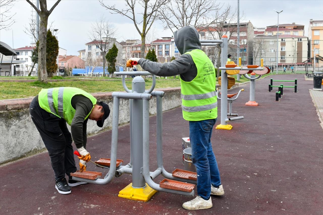 Esenyurt’un Parkları Yeni Bir Görünüme Kavuşuyor