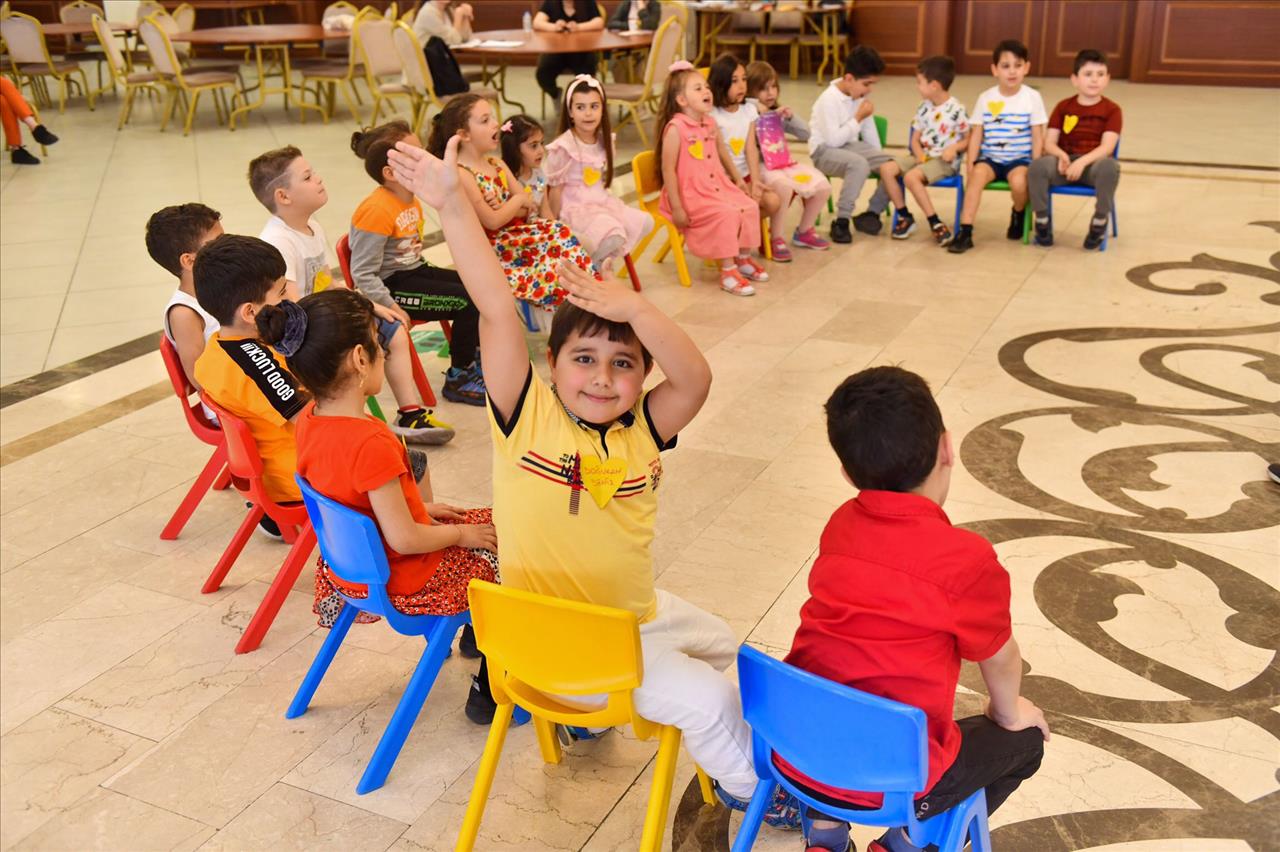 Esenyurt Belediyesi “Okuyan Bir Gelecek” Etkinliği İle Geleceğe Işık Tutuyor