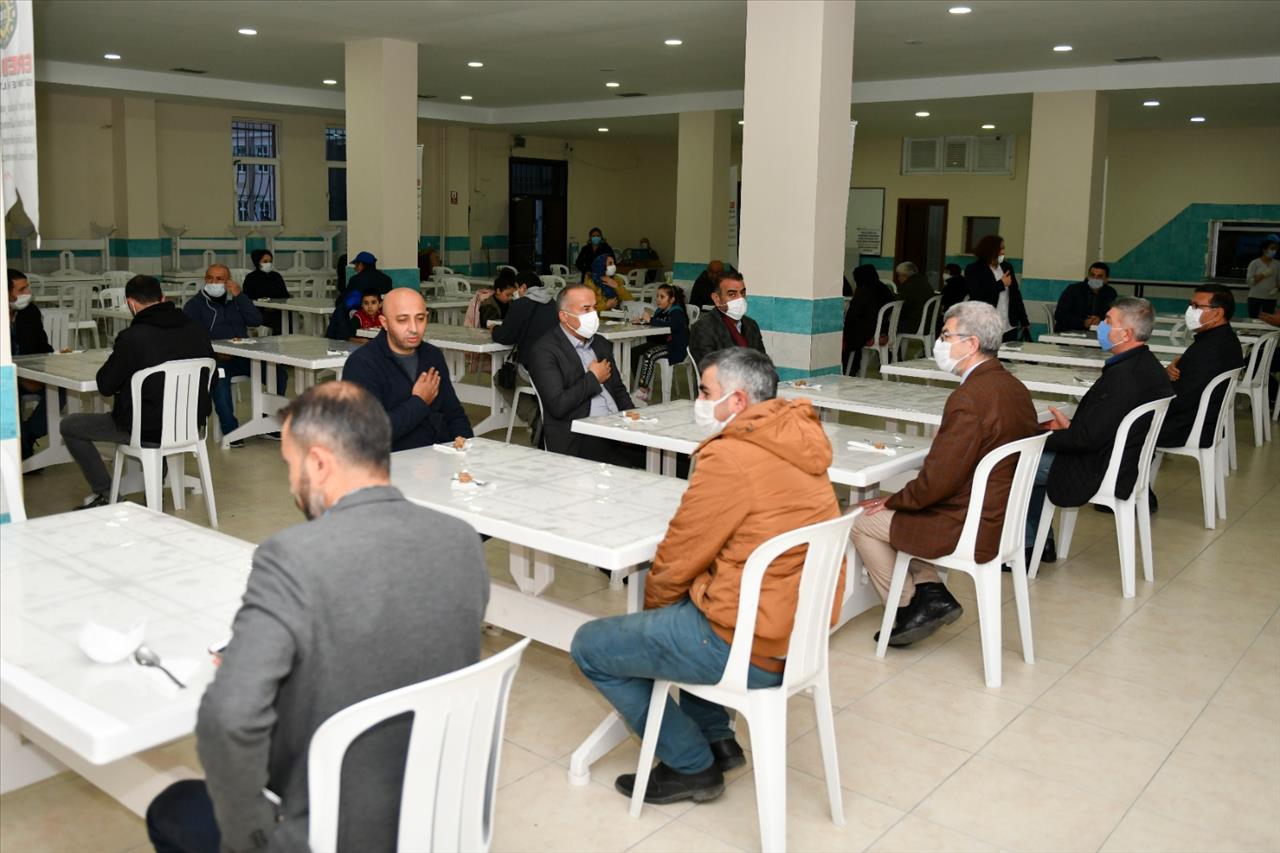 Başkan Yardımcıları Ve Meclis Üyelerinden Cemevlerini Ziyaret 