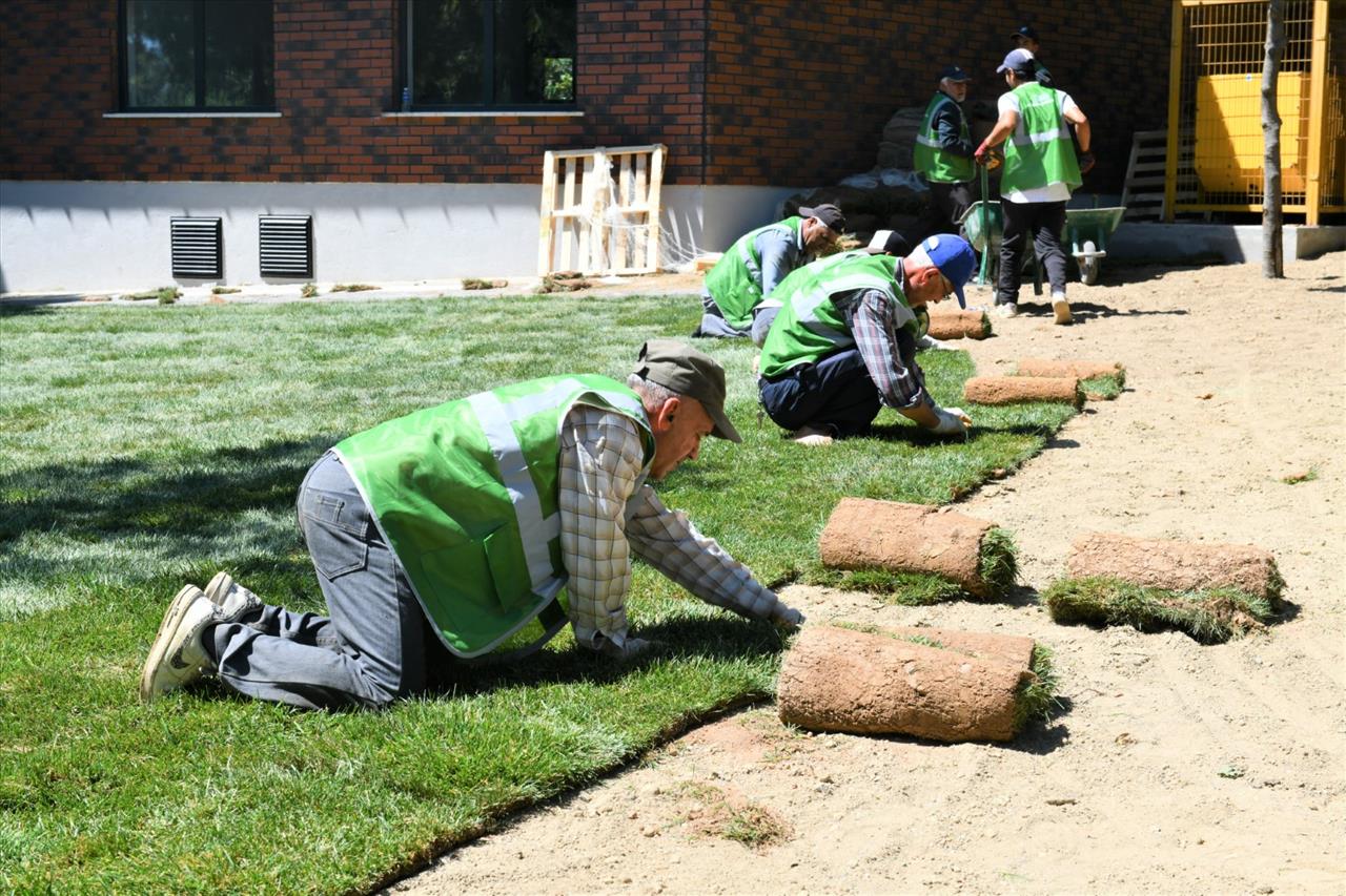 Esenyurt'ta Yeşil Dönüşüm: Belediye Parkları Yeniliyor