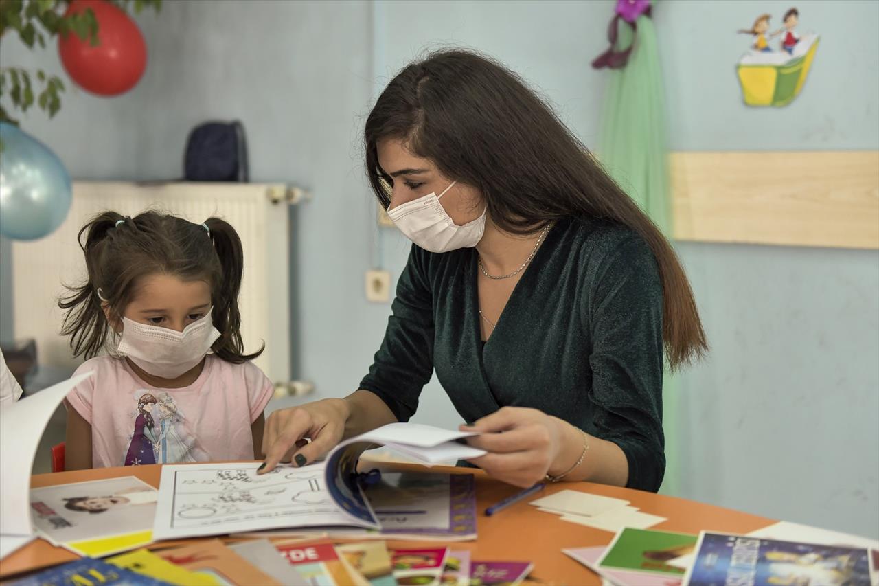 Masal Terapisi İle Çocukların İç Dünyasına Ulaşılıyor