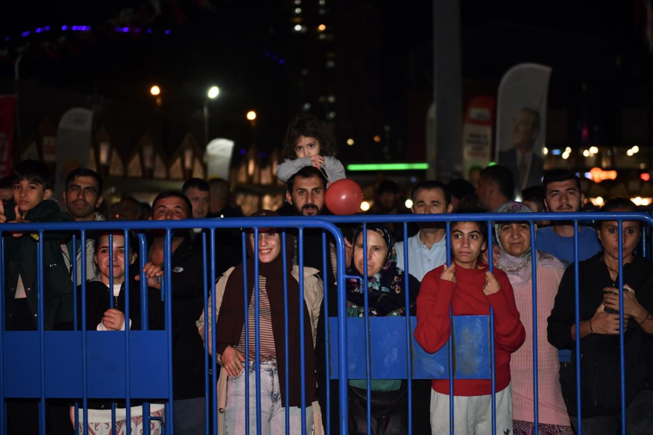 Kardeş Kültürler Festivali’nde Serhat Rüzgarı Esti…