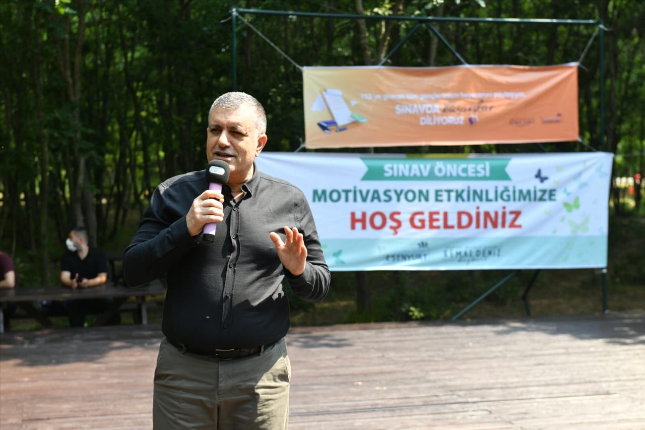 Başkan Bozkurt, Öğrencilerle Sınav Öncesi Motivasyon Etkinliğinde Buluştu