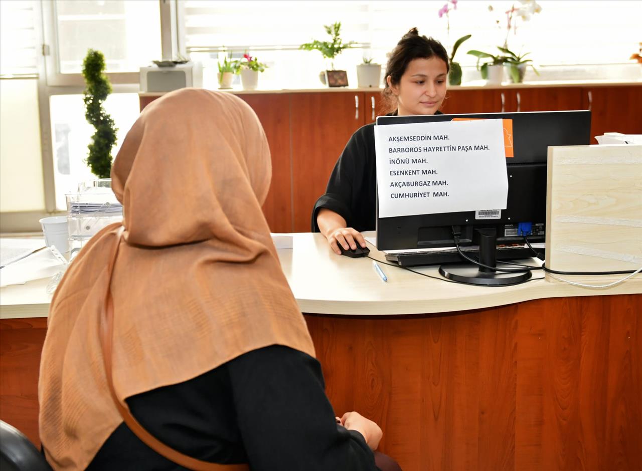 Öğrencilerin Kırtasiye Malzemeleri Esenyurt Belediyesi’nden