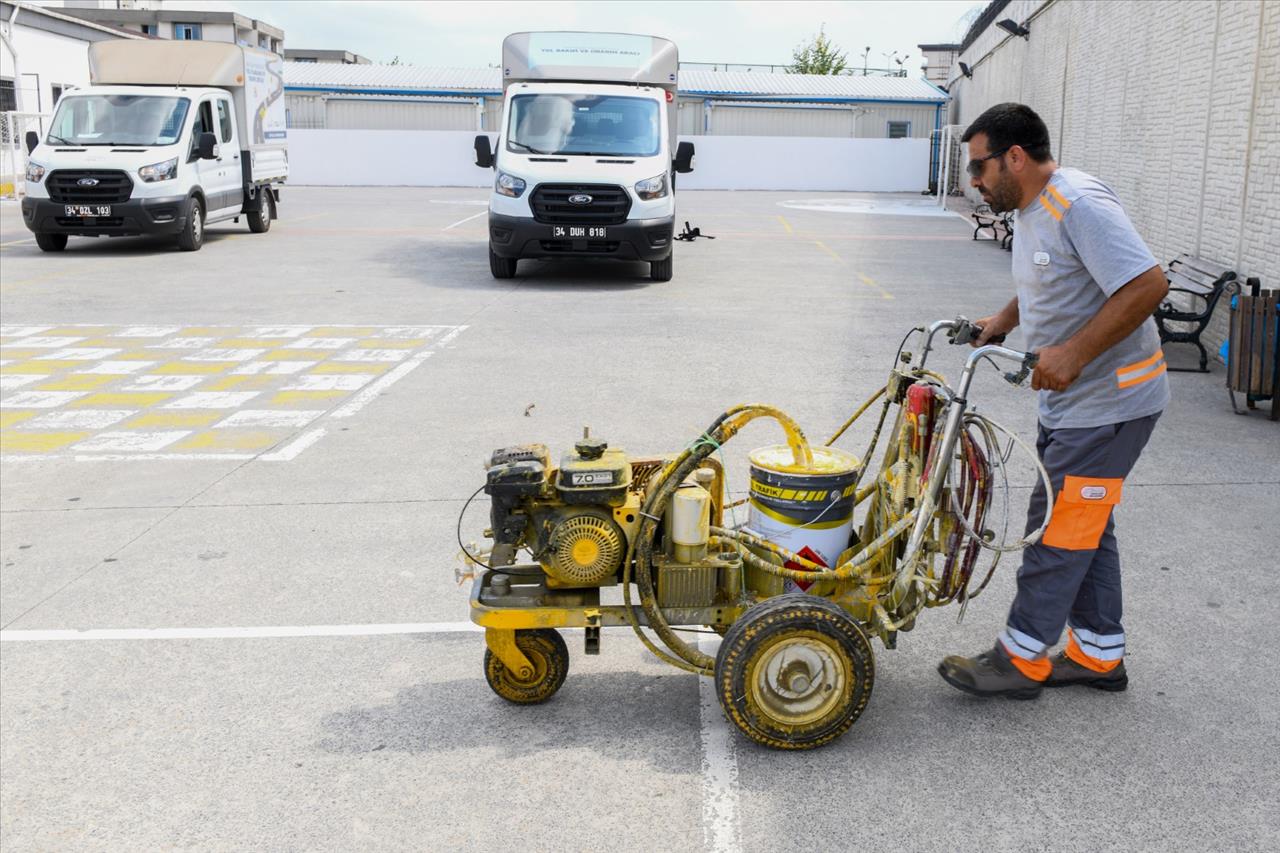 Esenyurt’ta Okul Bahçeleri Renklendi