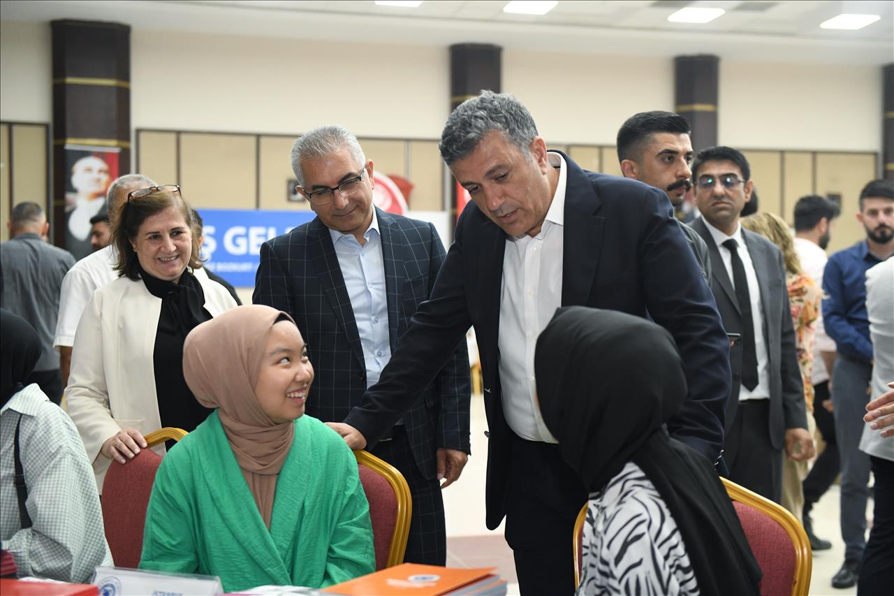 Başkan Bozkurt’tan Üniversite Adaylarına Tercih Desteği