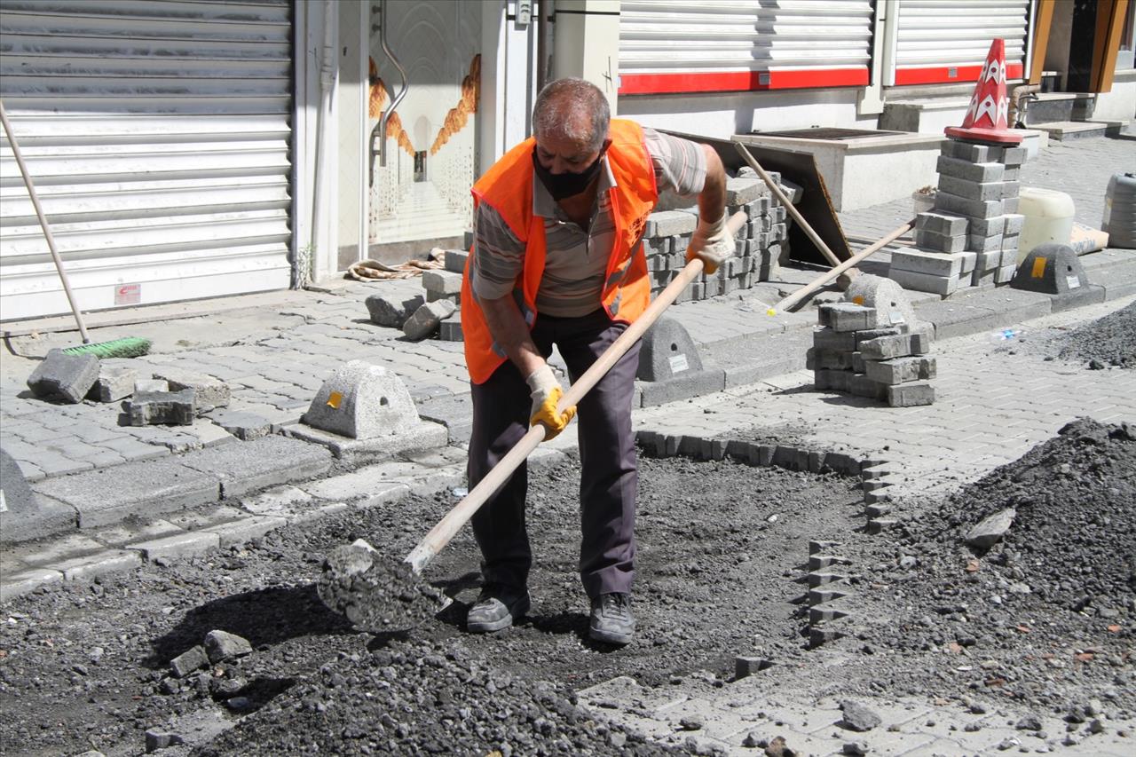 Selden Etkilenen Mahallelerde Çalışmalar Devam Ediyor