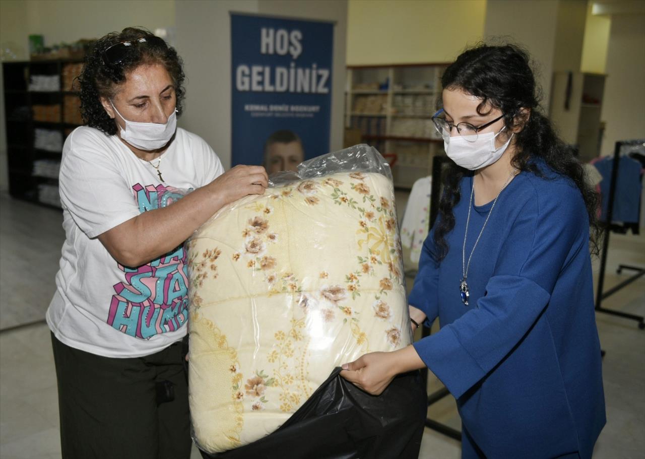 Esenyurt Belediyesi Sel Mağduru Vatandaşların Yanında