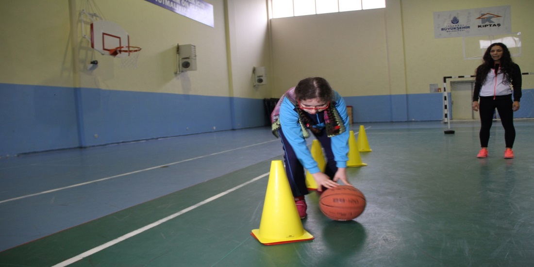  Özel çocuklar sporla hayata dönüyor