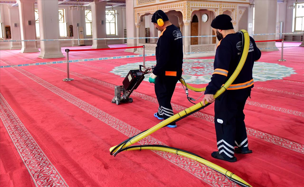 Esenyurt’ta Camiler Ramazan Ayı’na Hazırlanıyor