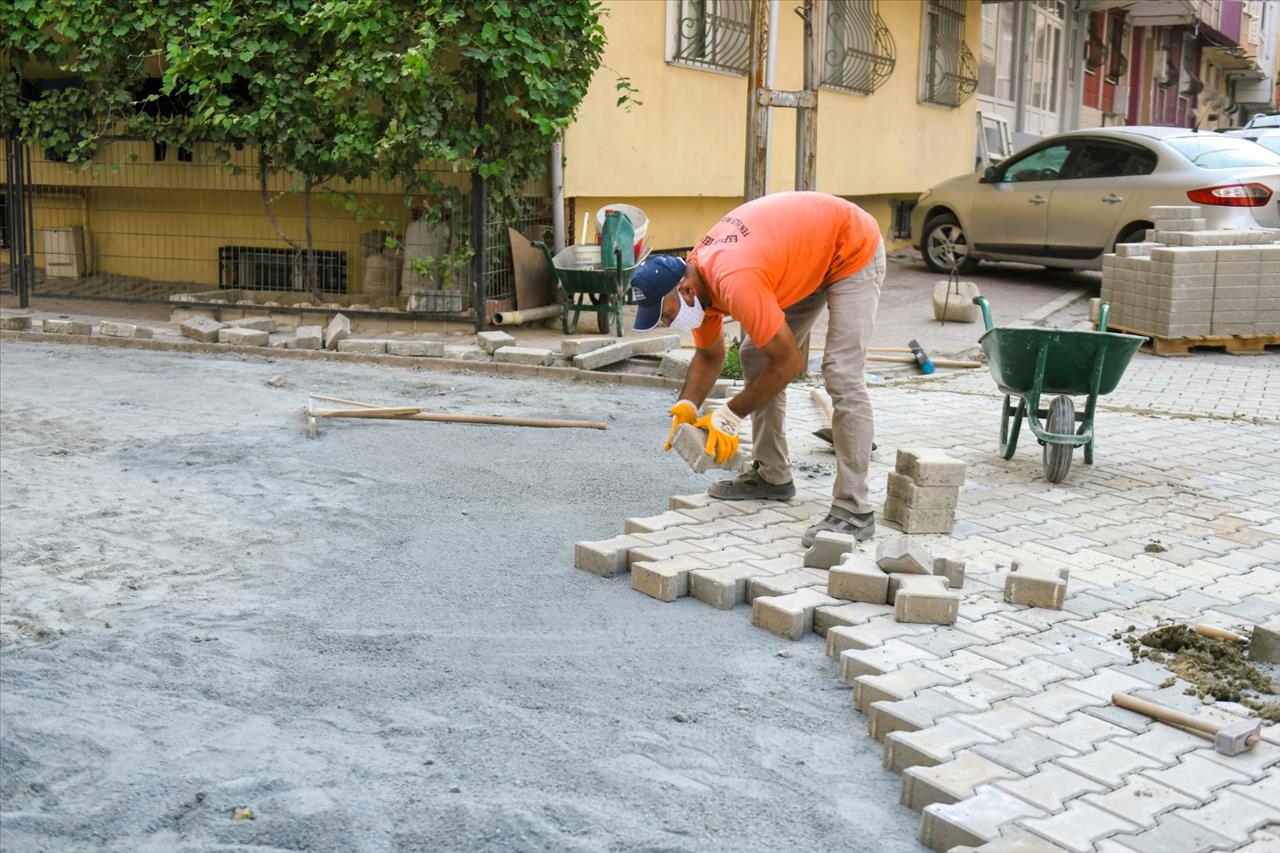 Esenyurt’un Yolları Yenileniyor 