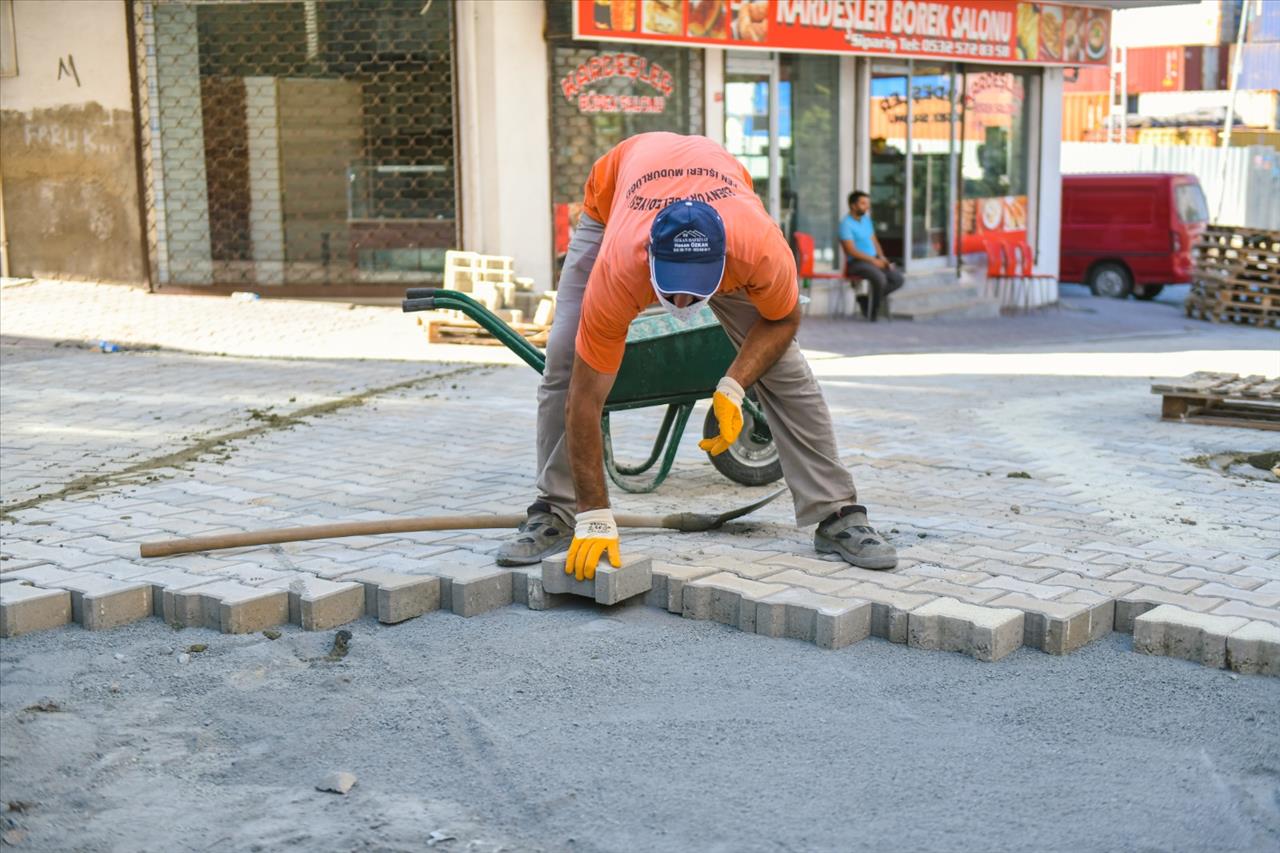 Esenyurt’un Yolları Yenileniyor 