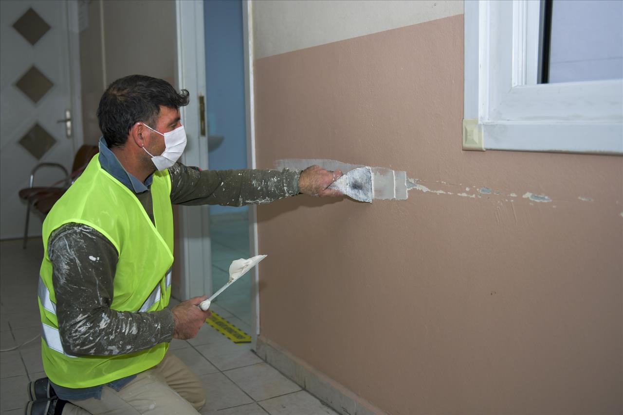 Esenyurt Belediyesi Muhtarlık Binaları Ve Sağlık Ocaklarının Tadilatlarını Yapıyor