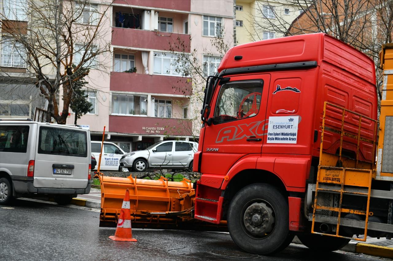 Esenyurt'ta Kışla Mücadele Ekipleri Hazırlıklarını Tamamladı