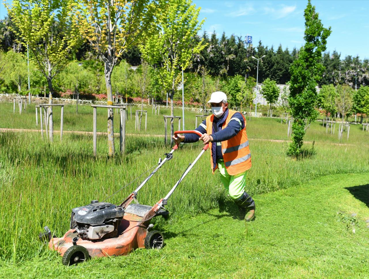 Esenyurt'un Parkları ‘Tam Kapanma’ Sonrasına Hazırlandı