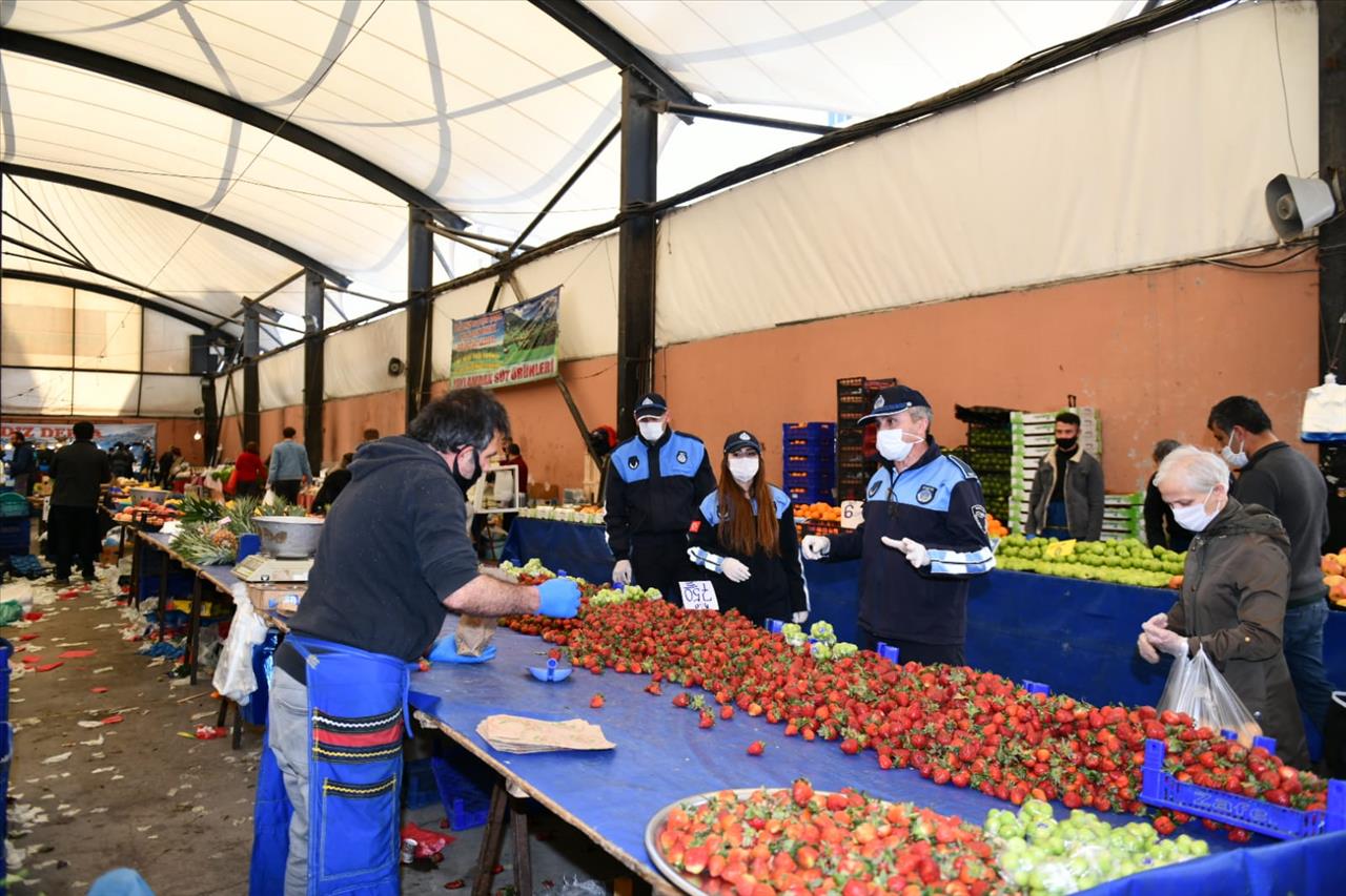 Esenyurt Zabıtasından Maske ve Sosyal Mesafe Denetimi