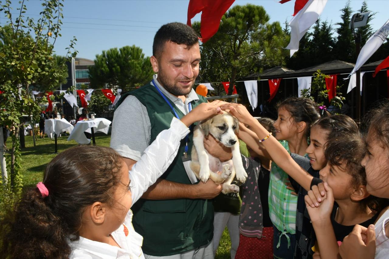 Esenyurtlu Çocuklara Hayvan Severlik Bilinci