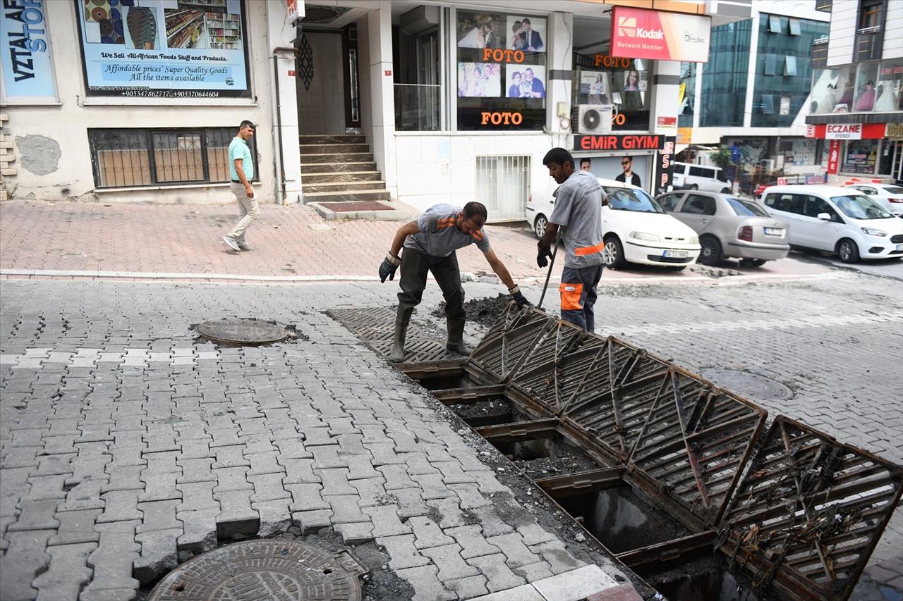 Esenyurt’ta Beklenen Sağanak Yağış Öncesi Gerekli Önlemler Alındı