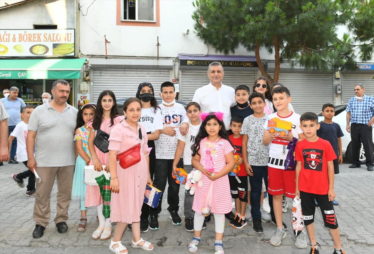 Başkan Bozkurt, Bayramın İlk Gününde İlçede Ziyaretlerde Bulundu