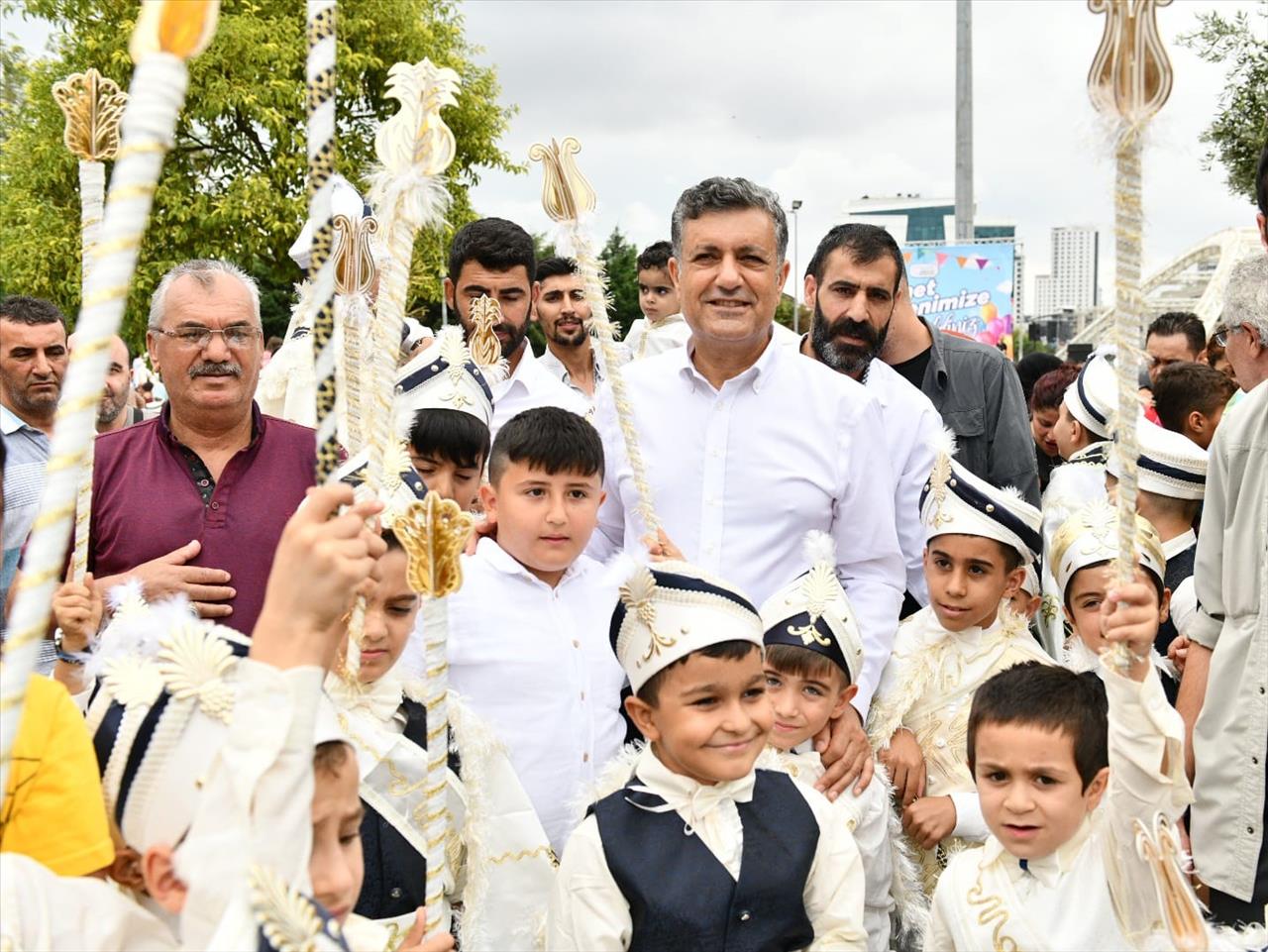 Esenyurt’ta Sünnet Şöleni