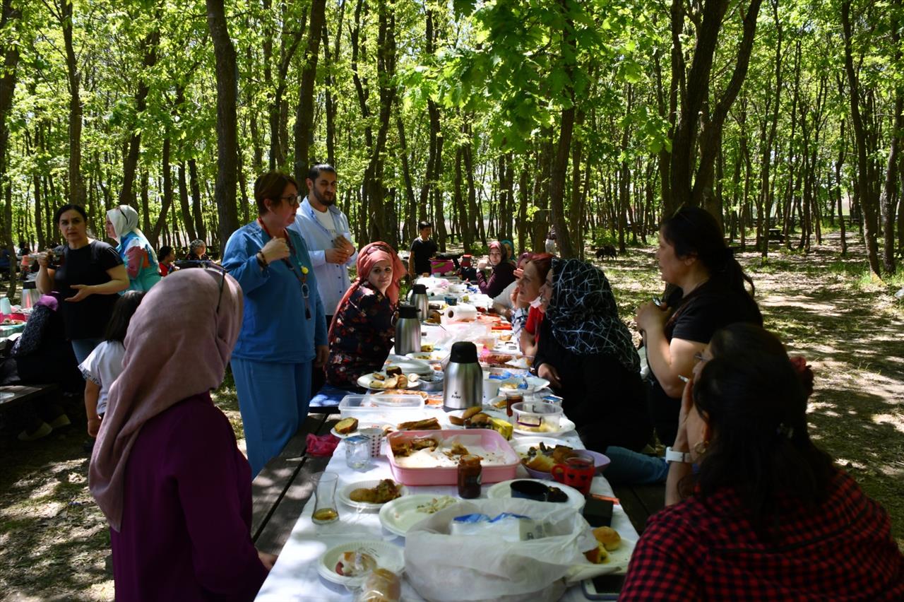 Esenyurtlu Kadınlar Ve Çocuklar, Özlenen Yaz Günlerini Yaşadı