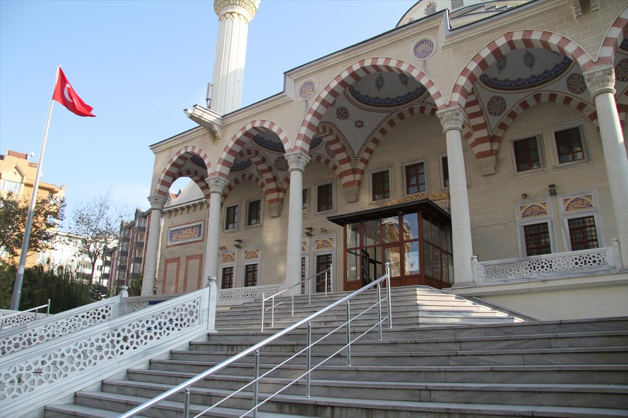 Esenkent Camii