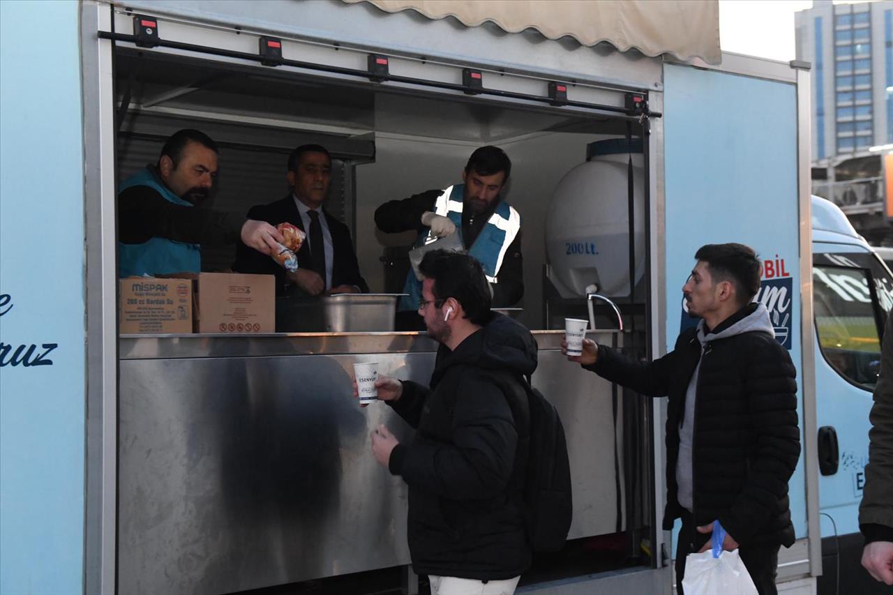 İftara Yetişemeyenlerin Çorbası Esenyurt Belediyesi’nden