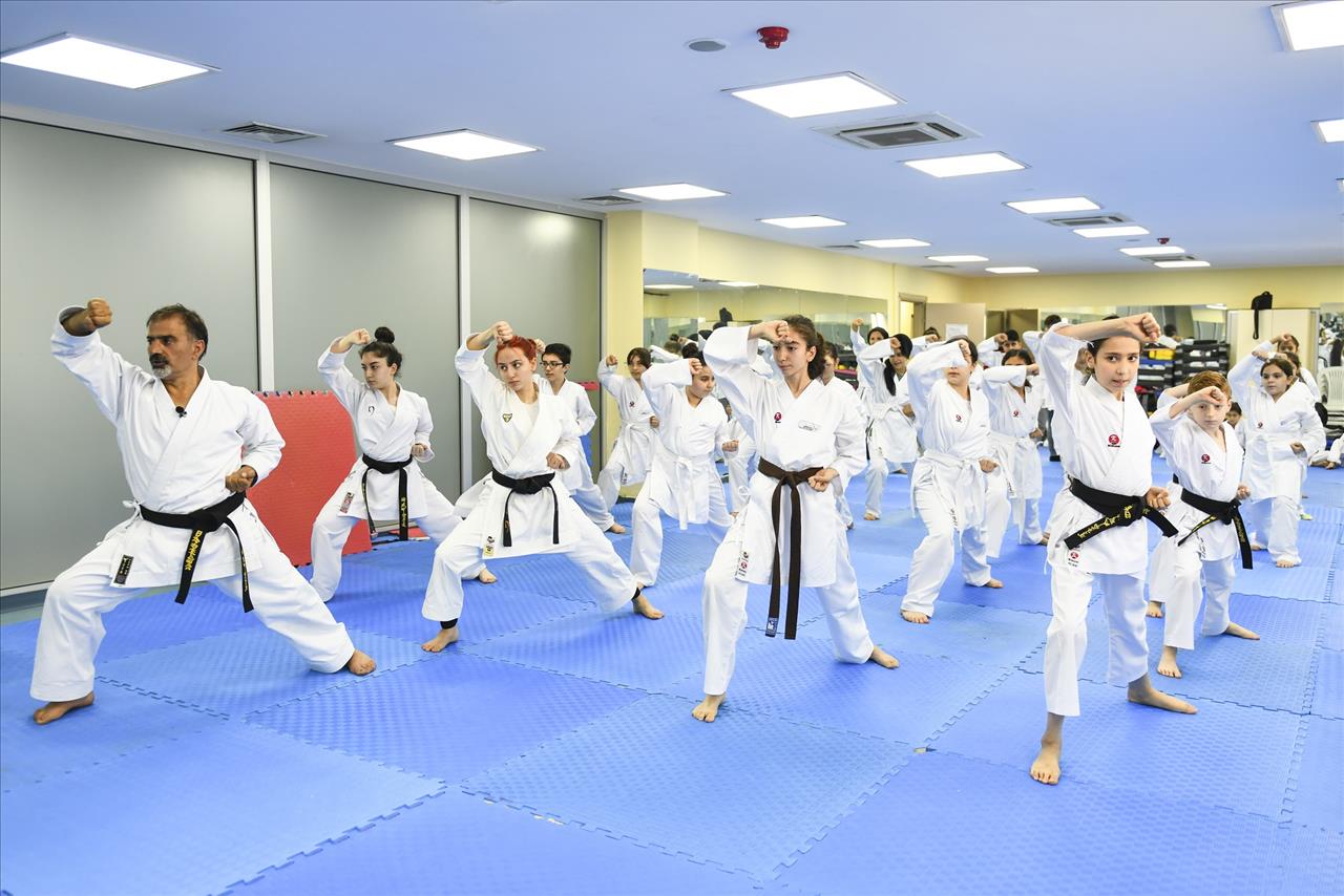 Esenyurtlu Çocuklardan Karate Kursuna Büyük İlgi