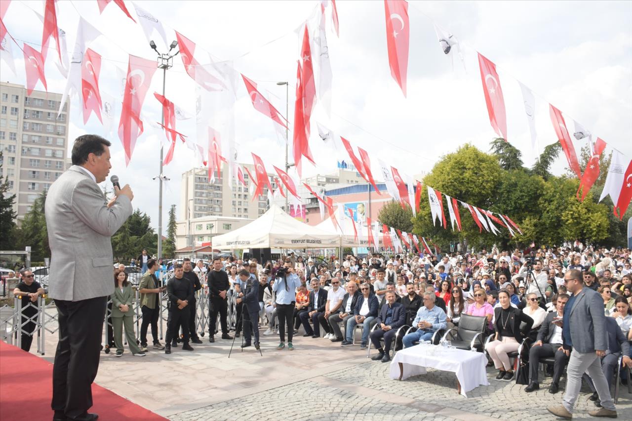 Esenyurtlu Çocuklar Sünnet Şöleninde Doyasıya Eğlendi