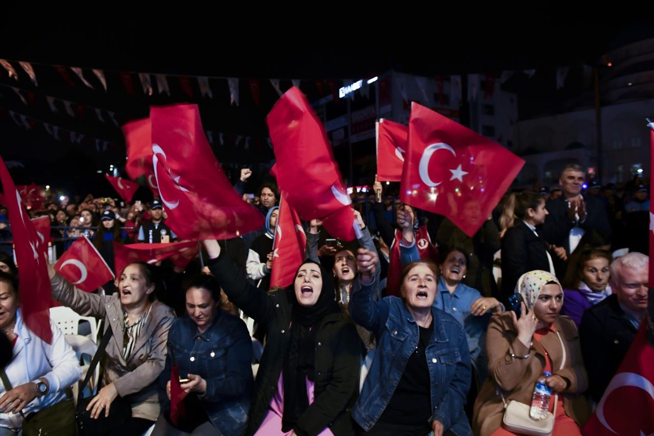 Kuzeyin Oğlu Volkan Konak Esenyurtlularla Buluştu