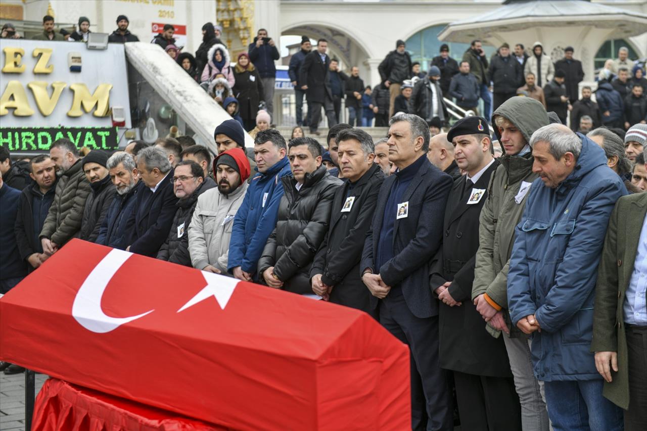 Esenyurt Deprem Şehidini Uğurladı