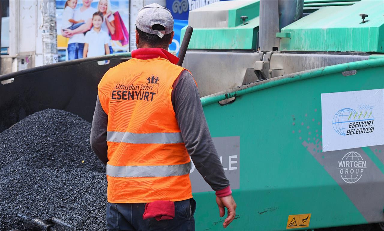 Esenyurt’ta Asfalt Çalışmaları Devam Ediyor