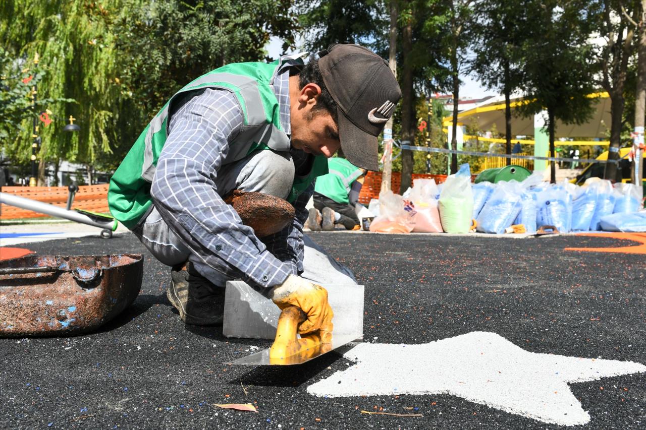 Esenyurt’ta Yenilenen Parklar Vatandaşın Takdirini Topladı