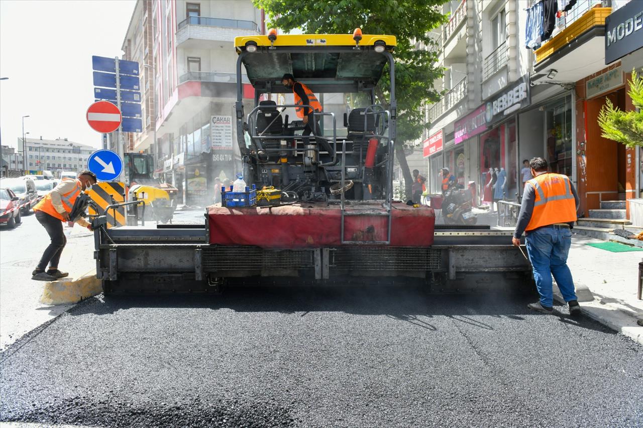 Esenyurt Belediyesi, Yolları Yenilemeye Devam Ediyor