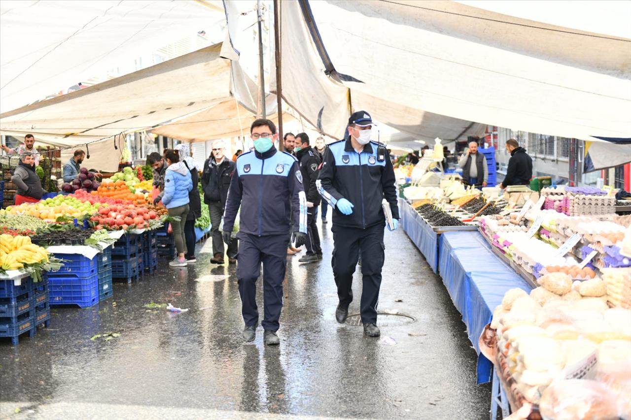 Esenyurt Zabıtası Pazar Yerlerinde Denetimlerini Sürdürüyor