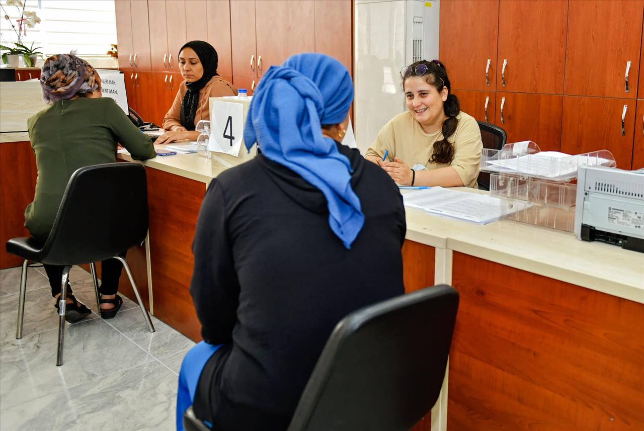 Öğrencilerin Kırtasiye Malzemeleri Esenyurt Belediyesi’nden