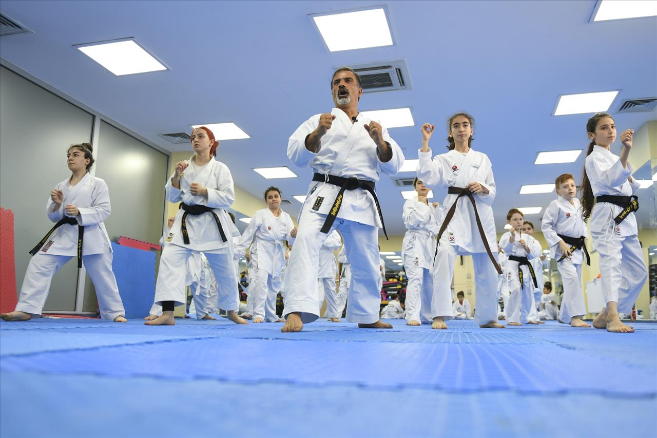 Esenyurtlu Çocuklardan Karate Kursuna Büyük İlgi