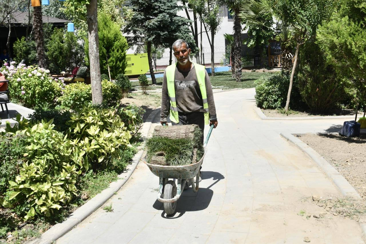 Esenyurt Belediye Başkanı Özer’den Parklara “Hizmet Seferberliği”