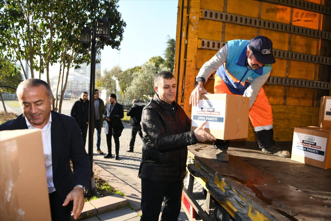 Esenyurt'tan Deprem Bölgesine Gönül Köprüsü Kuruldu