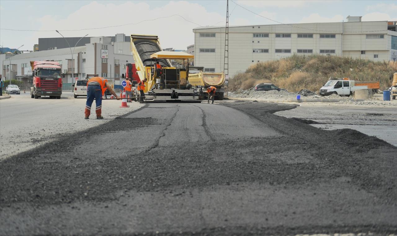 Esenyurt’un Yolları Yenileniyor