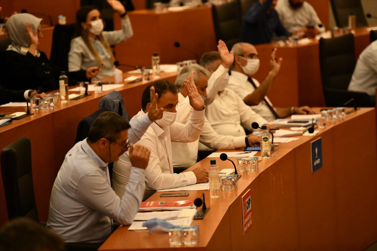 Esenyurt’ta Açık Pazarlar Kapalı Pazar Yerlerine Taşınıyor