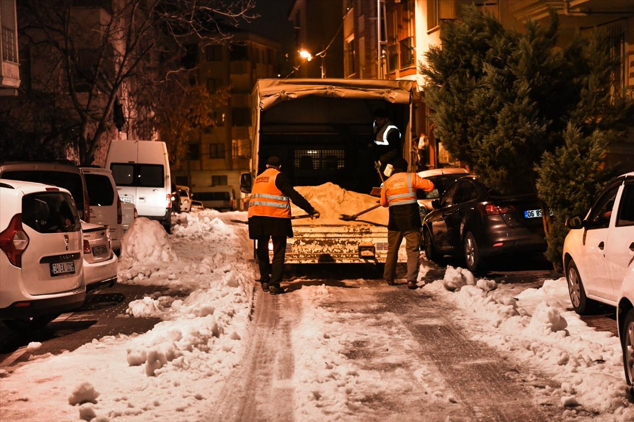 Esenyurt’ta Ara Sokaklar Da Trafiğe Açıldı