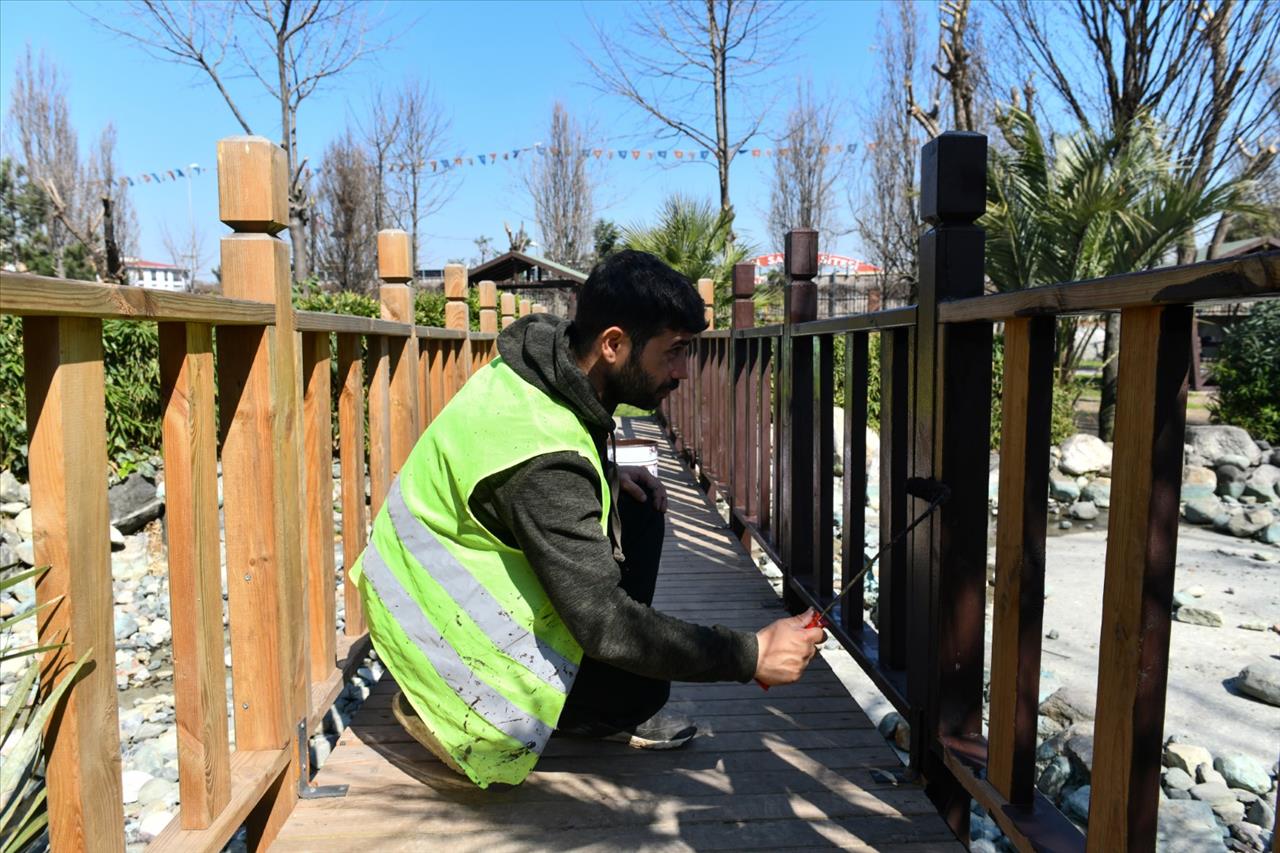 Esenyurt’un Parkları Yeni Bir Görünüme Kavuşuyor