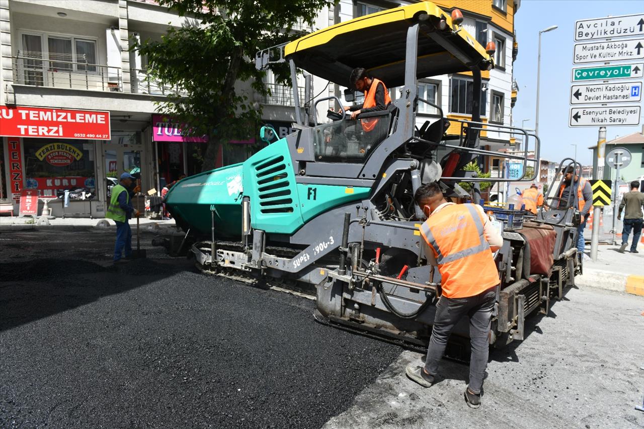 Esenyurt Belediyesi, Yolları Yenilemeye Devam Ediyor