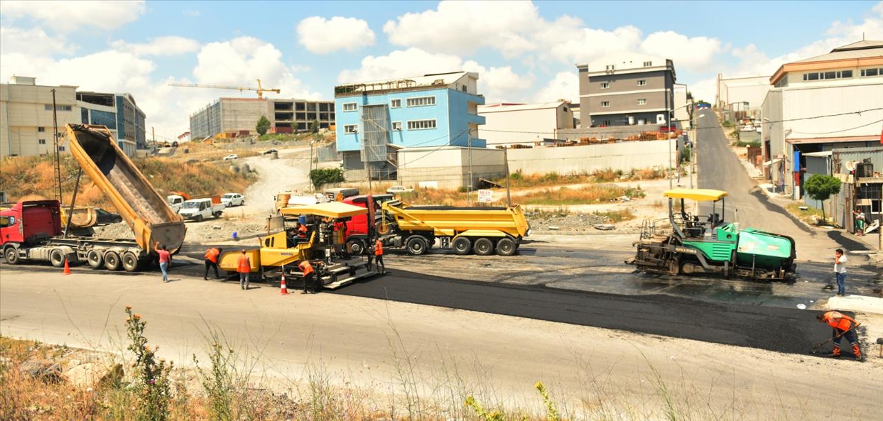 Esenyurt’un Yolları Yenileniyor