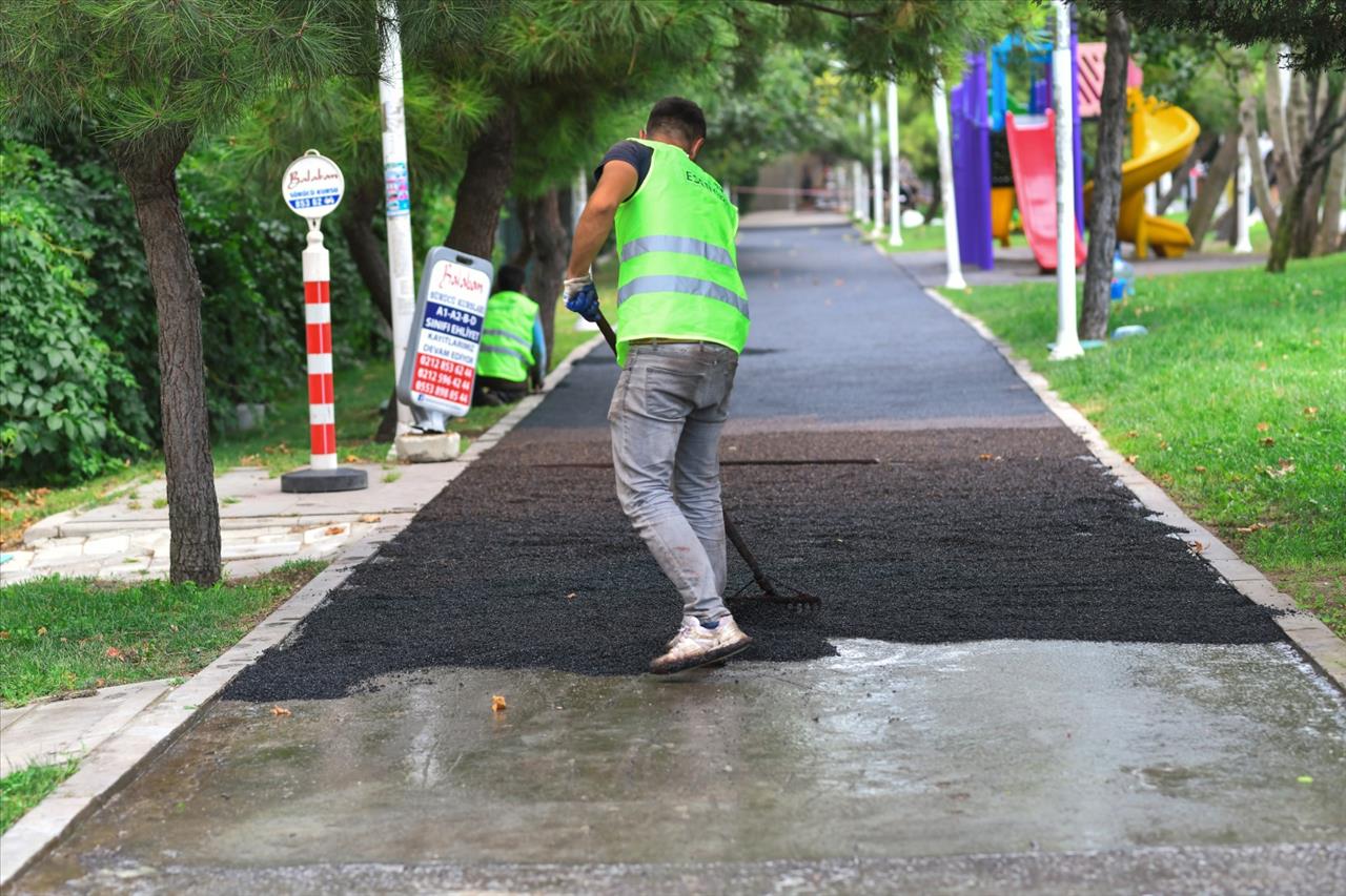 Esenyurt Belediyesi Parkların Yürüyüş Yollarını Yeniliyor